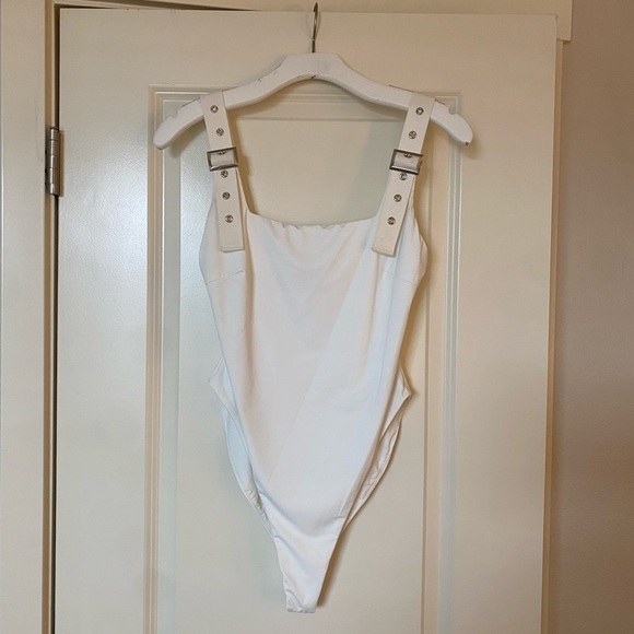 Tiger Mist Buckle Bodysuit. Size M. White. Double lined, athletic/stretchy. - Picture 1 of 5